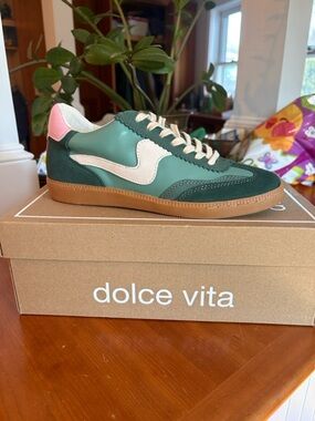 Dolce Vita Green Suede Notice Sneakers - Size 8